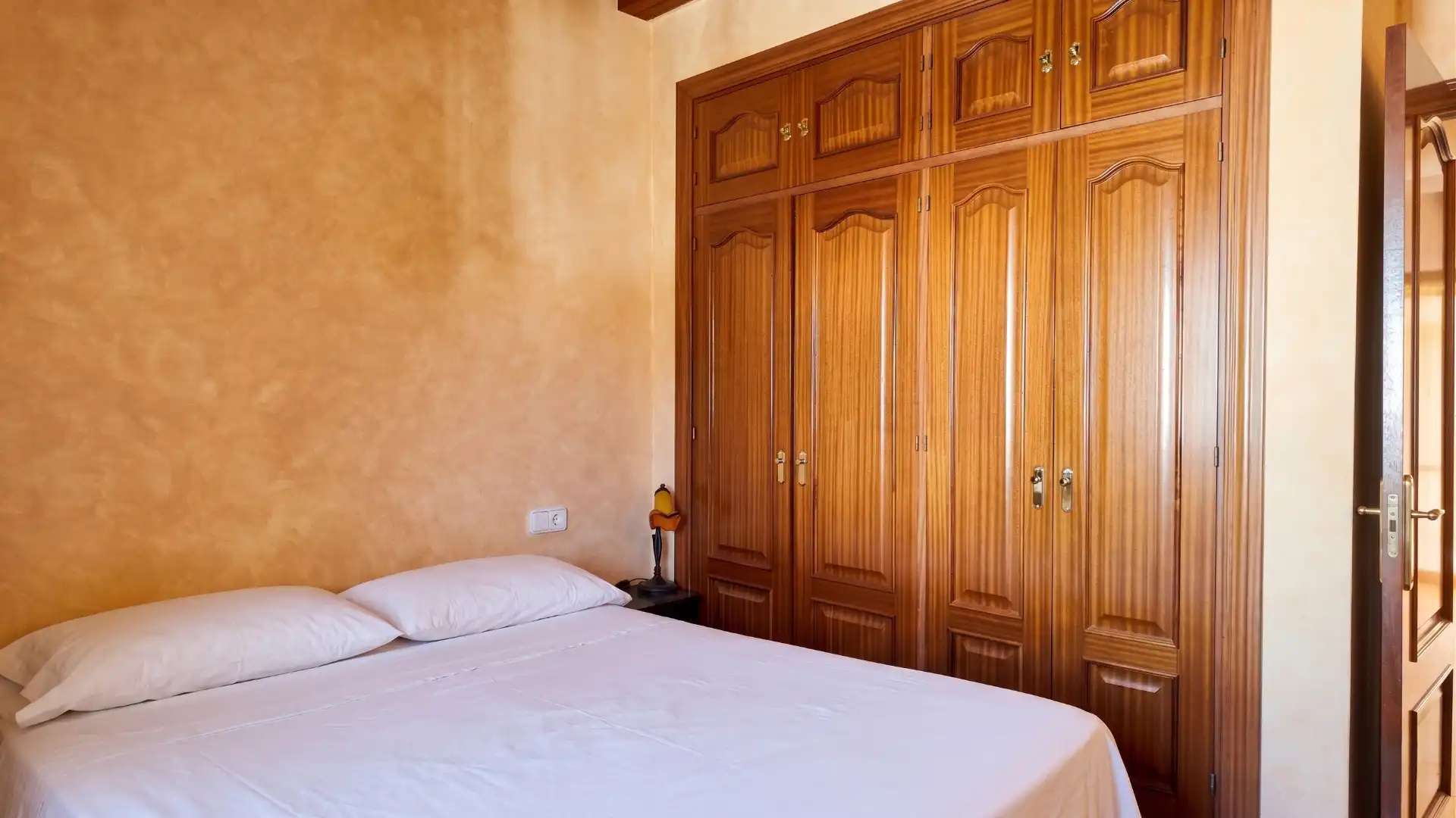 Habitación de Casa o chalet en venta en Estepona con Jardín privado y Terraza
