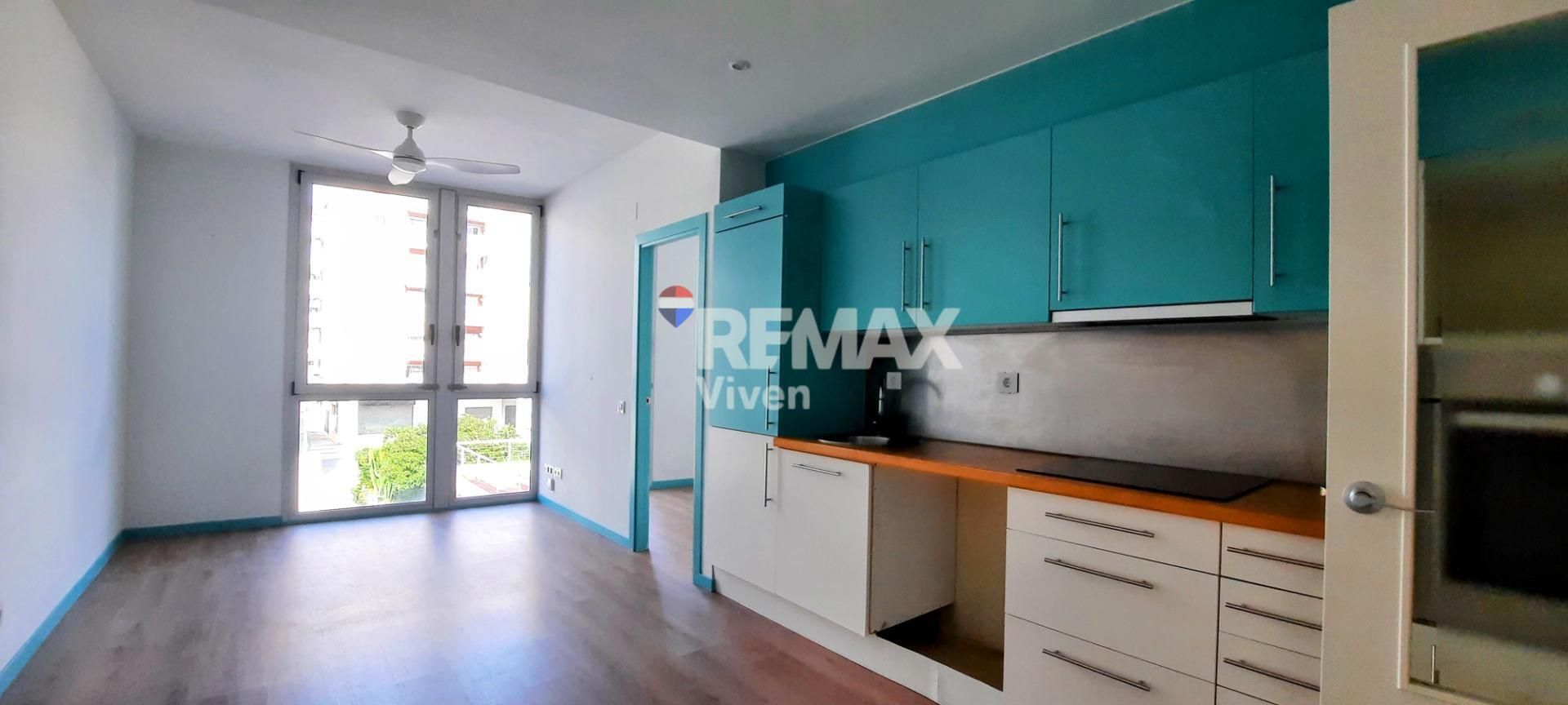 Cocina de Piso en venta en Vilanova i la Geltrú con Parquet y Alarma