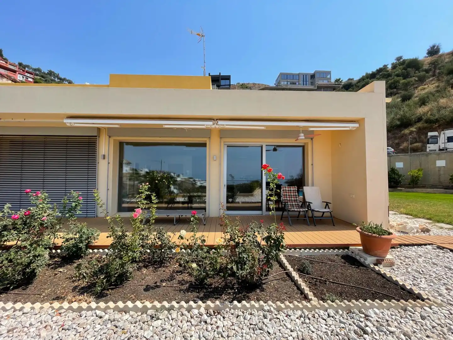 Terrassa de Casa o xalet en venda en Torrox amb Aire condicionat, Jardí privat i Piscina