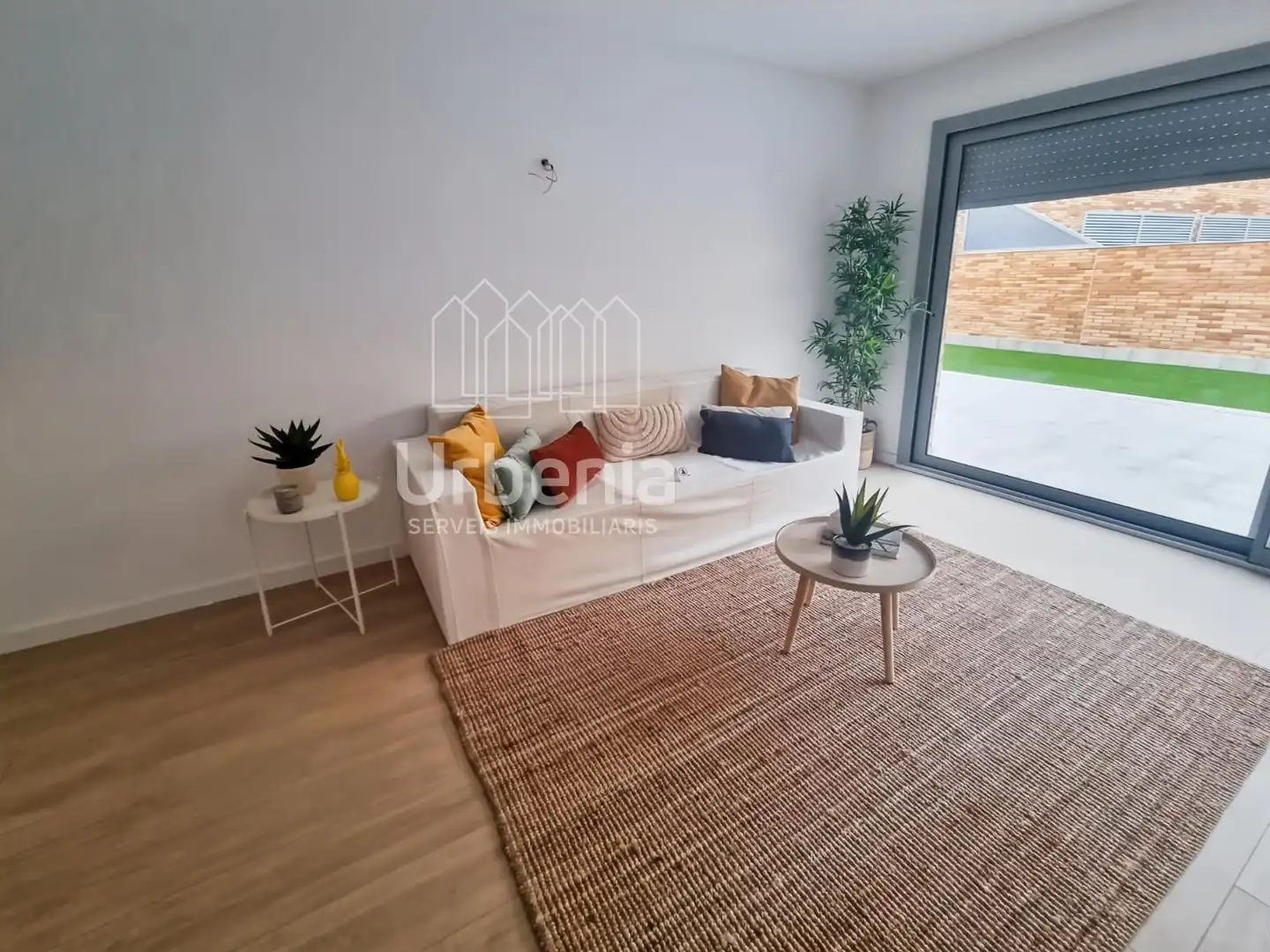 Sala d'estar de Casa o xalet en venda en Mataró amb Aire condicionat, Calefacció i Jardí privat