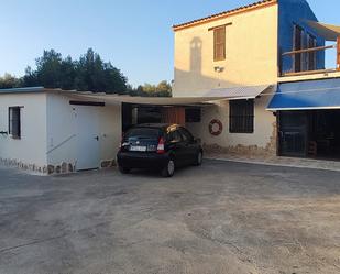 Parkplatz von Country house zum verkauf in Benferri