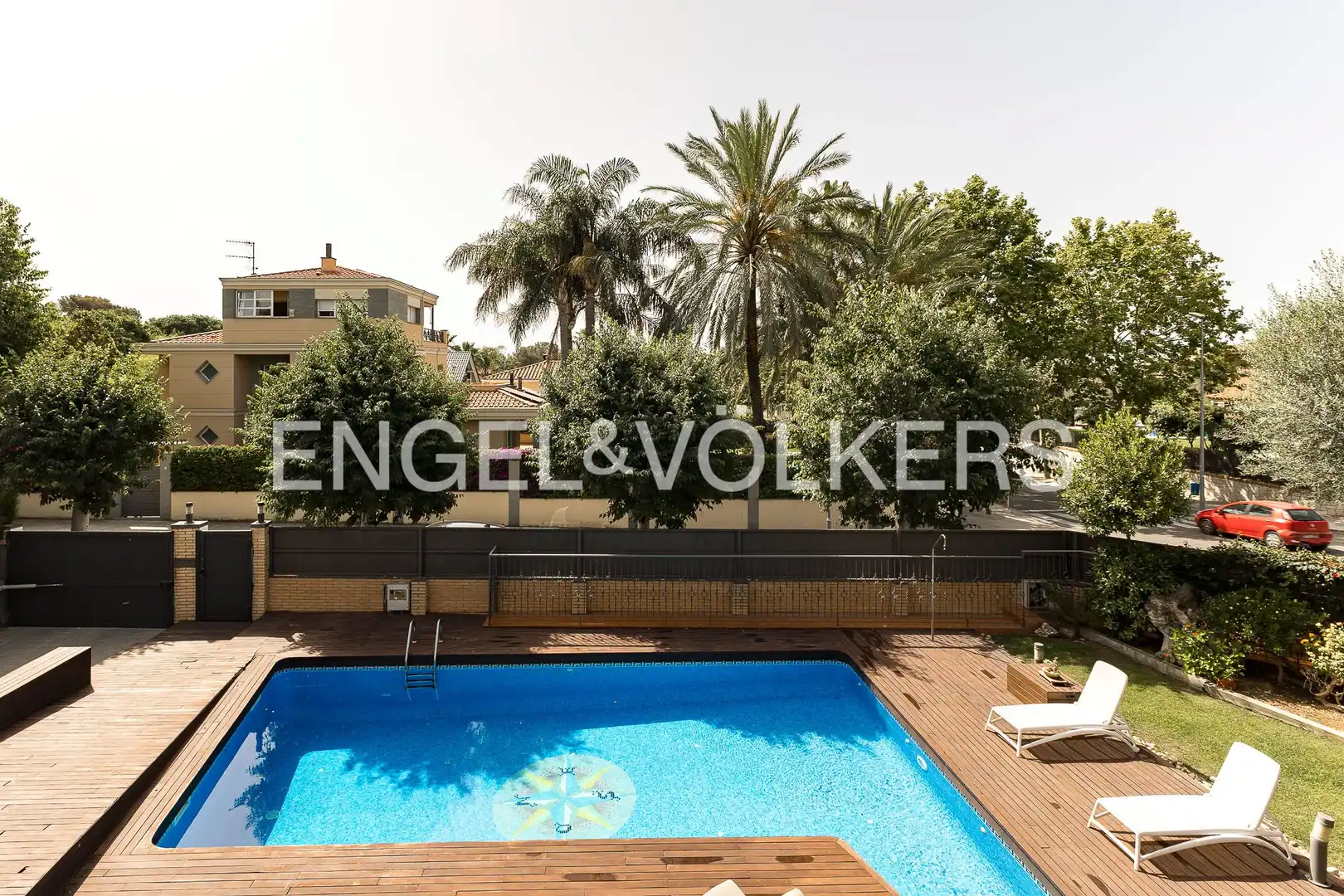 Swimming pool of Country homes for sale in Vilanova i la Geltrú  with Air Conditioner, Heating and Private garden