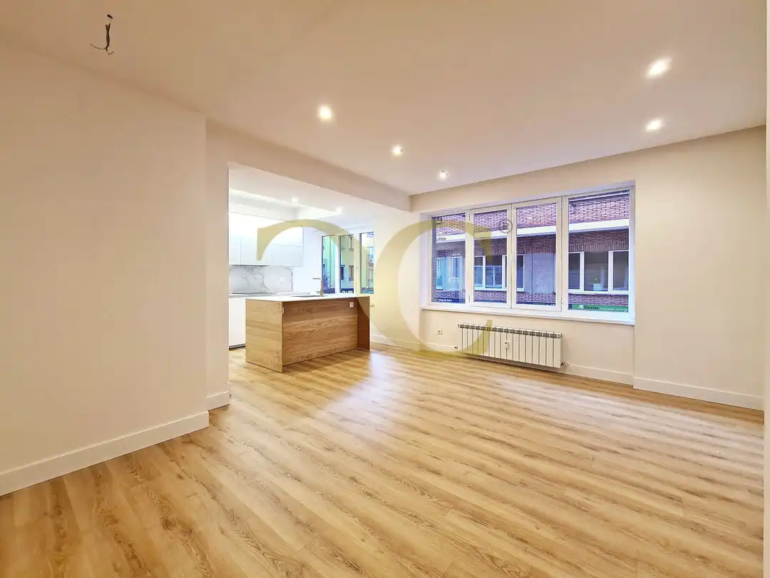 Piso con jardín en venta en Calle Uría, imagen 2