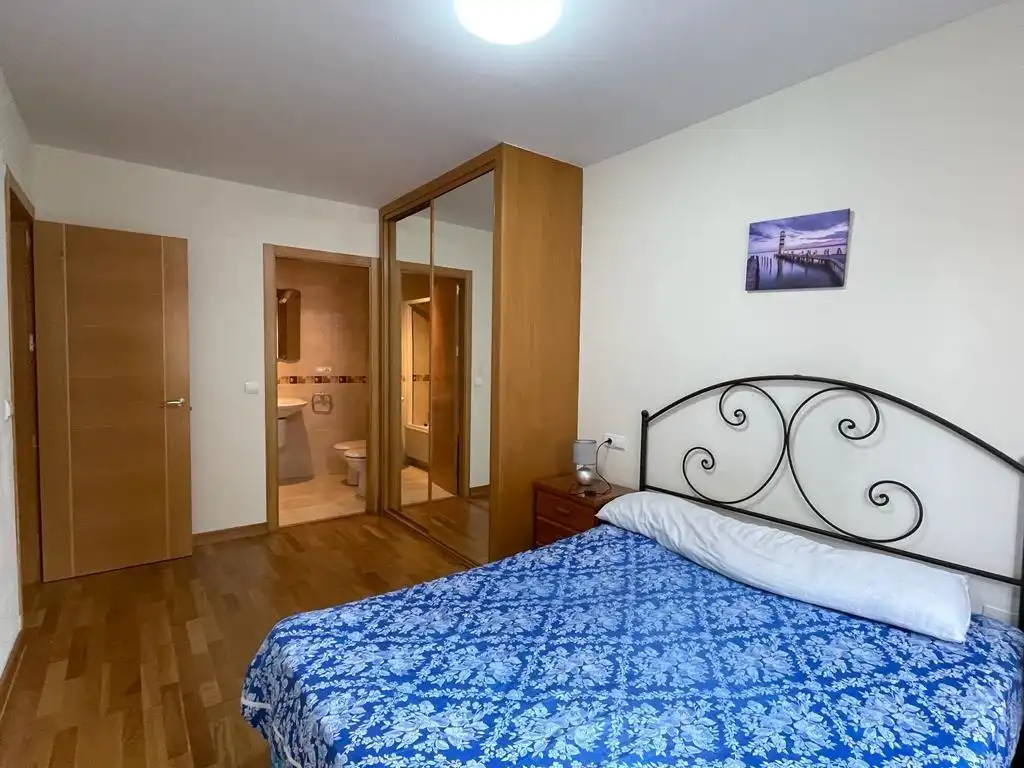Habitación de Apartamento en venta en Ponferrada con Calefacción, Parquet y Trastero