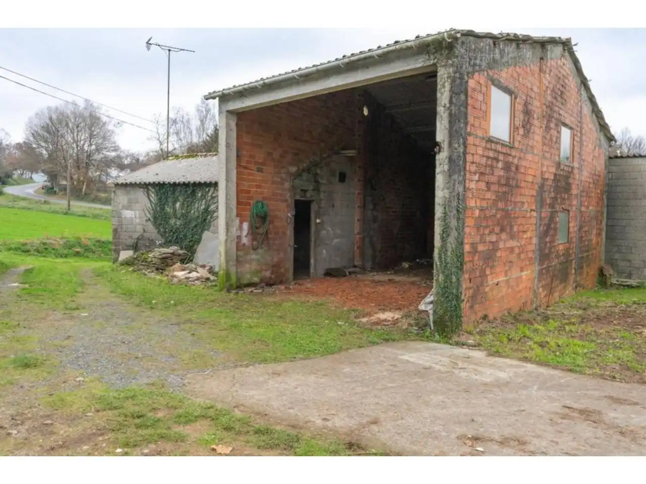 Vista exterior de Casa o xalet en venda en Sobrado (A Coruña) amb Jardí privat