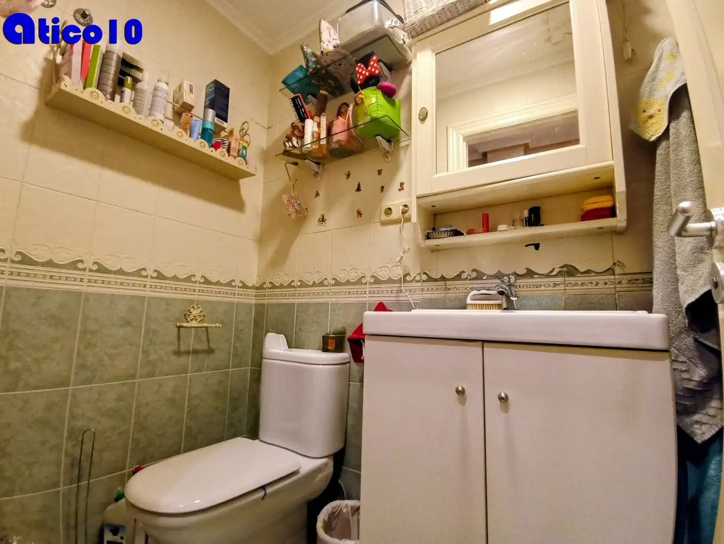 Bathroom of Attic for sale in Oviedo   with Heating, Parquet flooring and Terrace