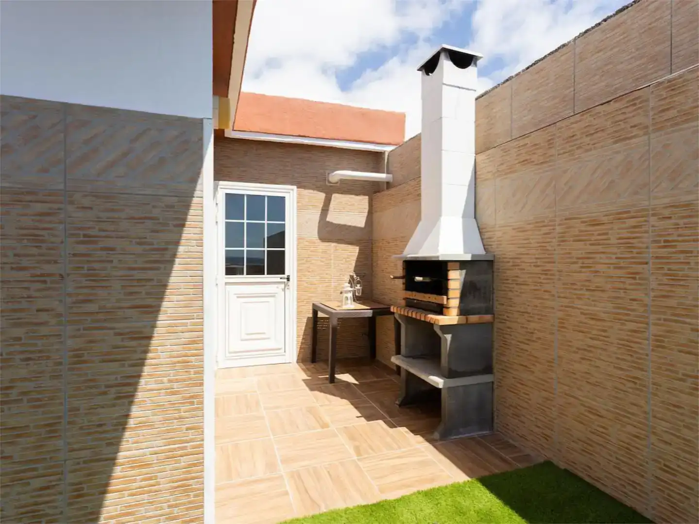 Terraza de Casa o chalet de alquiler en Güímar con Aire acondicionado, Jardín privado y Piscina