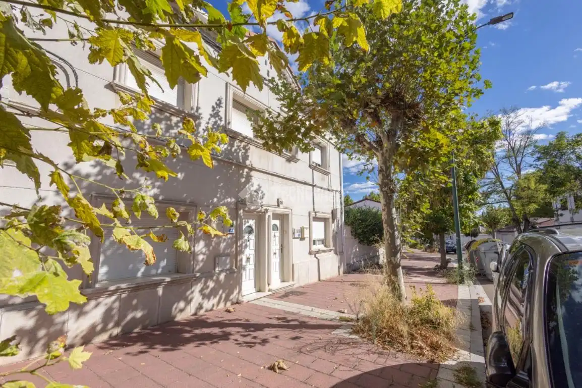 Casa aparellada en venda a Girón, imagen 22