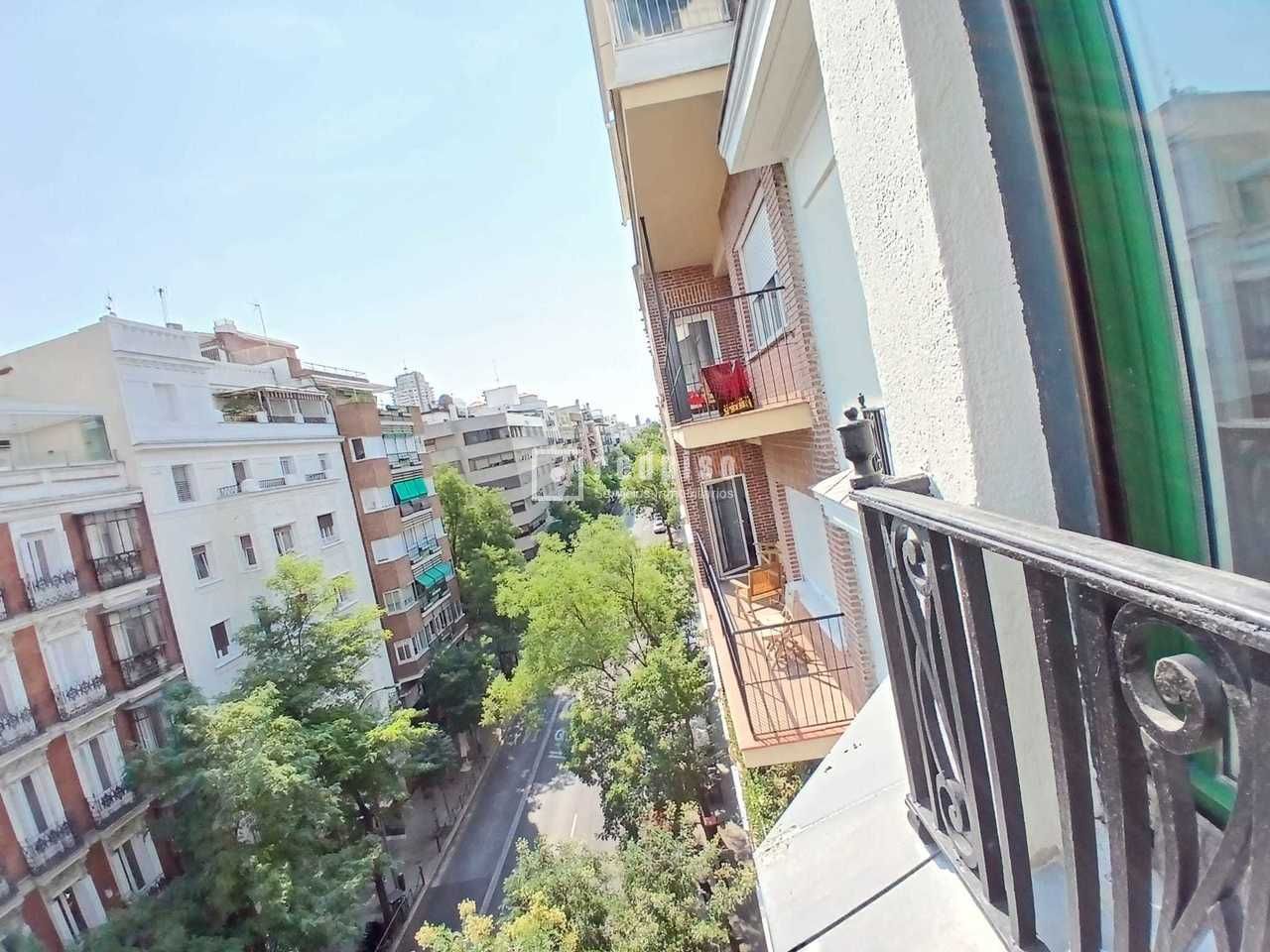 Exterior view of Flat to rent in  Madrid Capital  with Heating and Storage room
