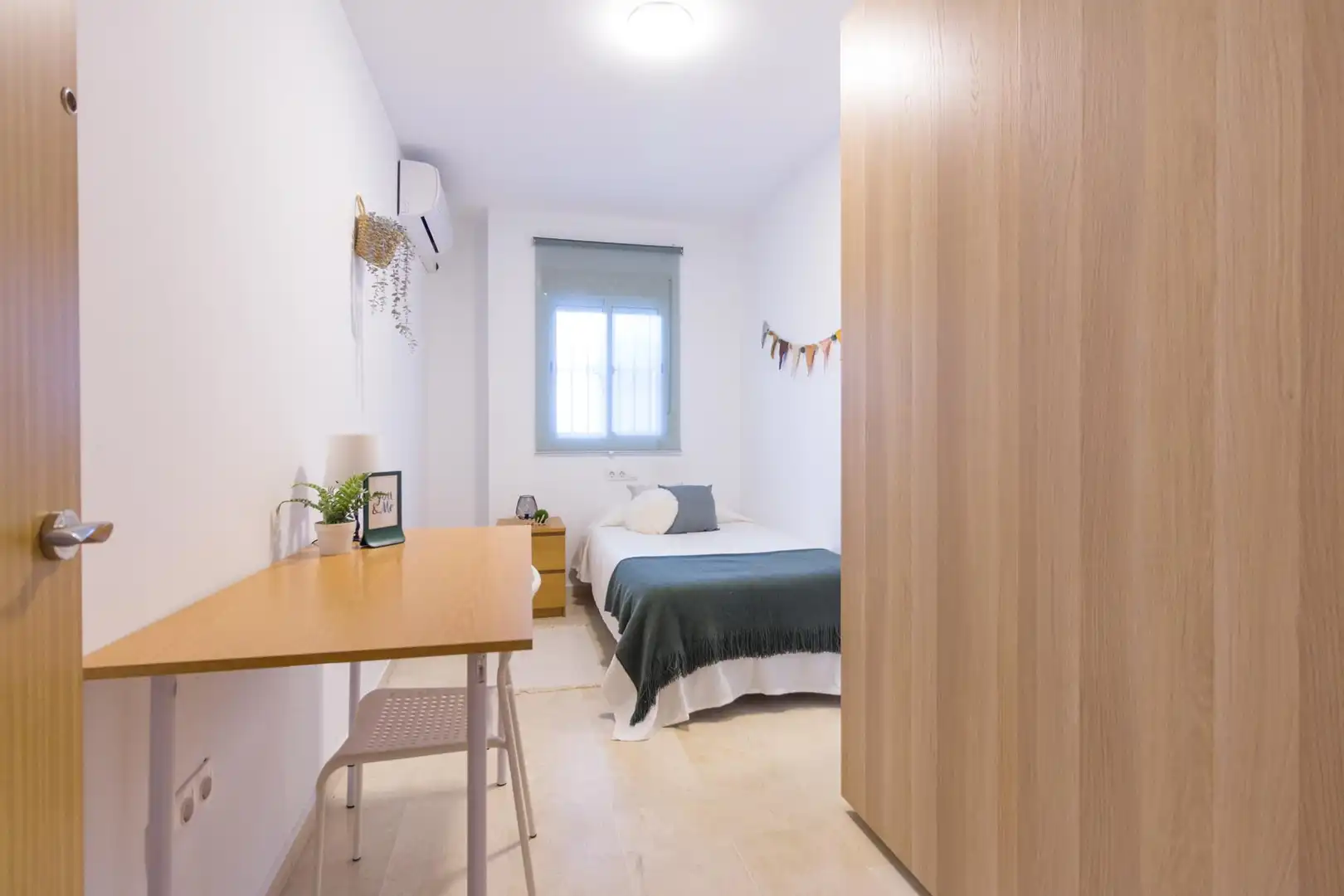 Bedroom of Flat for sale in Coria del Río  with Air Conditioner, Heating and Terrace