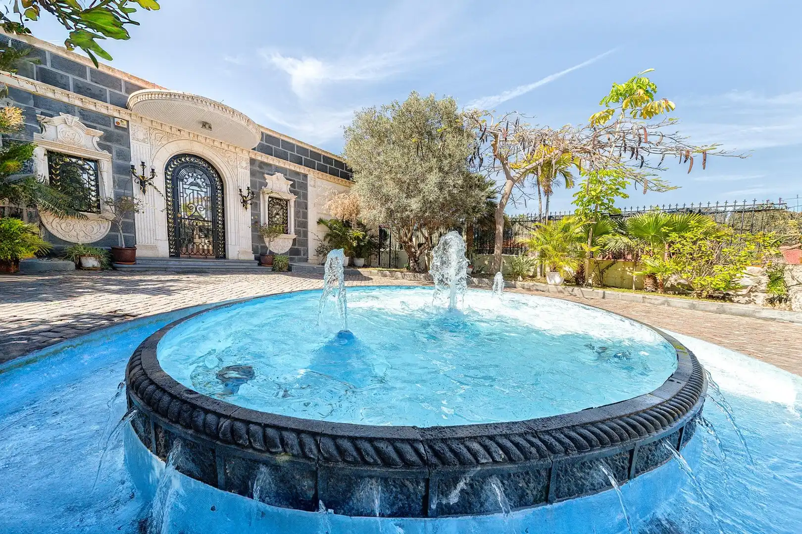Vista exterior de Casa o xalet en venda en San Bartolomé de Tirajana amb Jardí privat, Terrassa i Traster