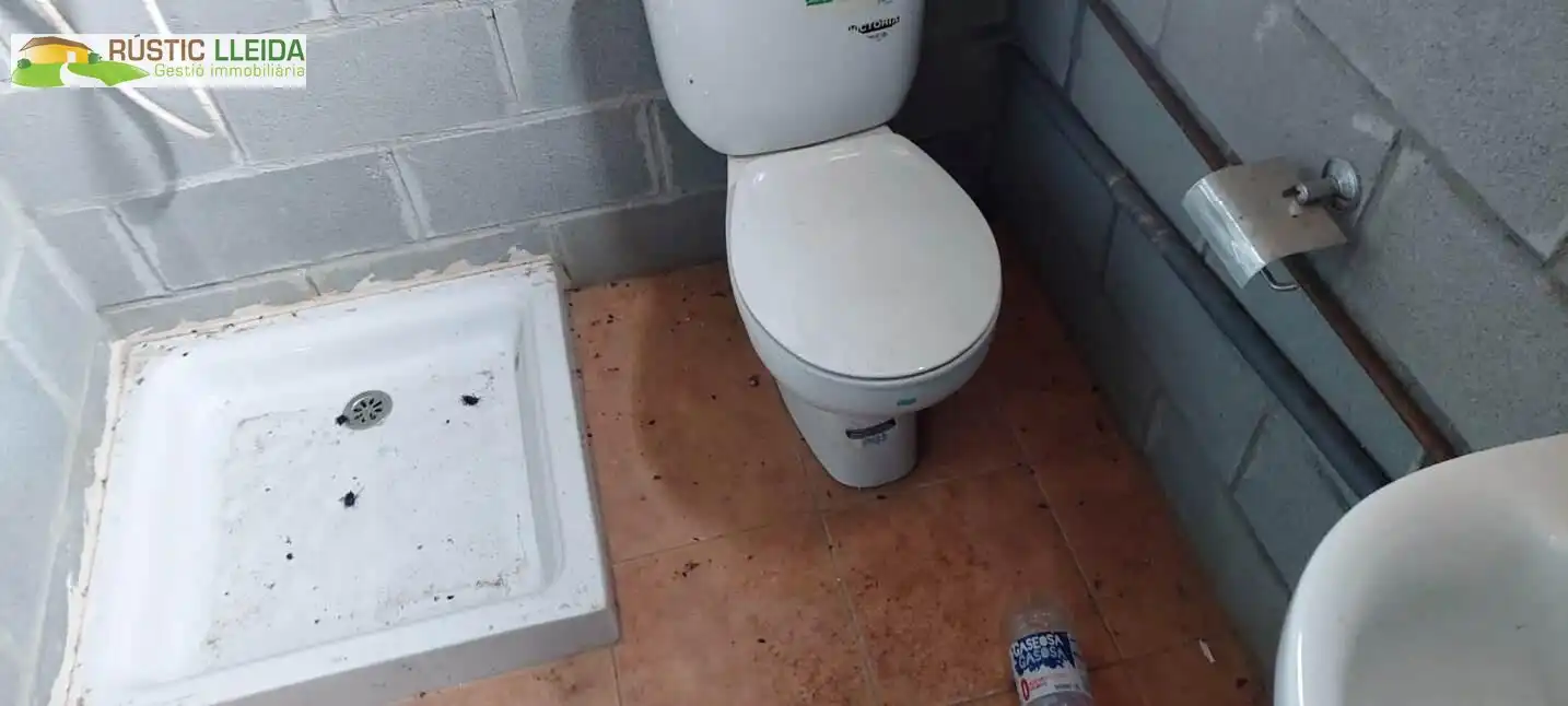 Badezimmer von Geschaftsraum zum Verkauf in Puiggròs