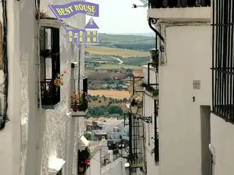 Vista exterior de Casa adosada en venda en Arcos de la Frontera amb Moblat