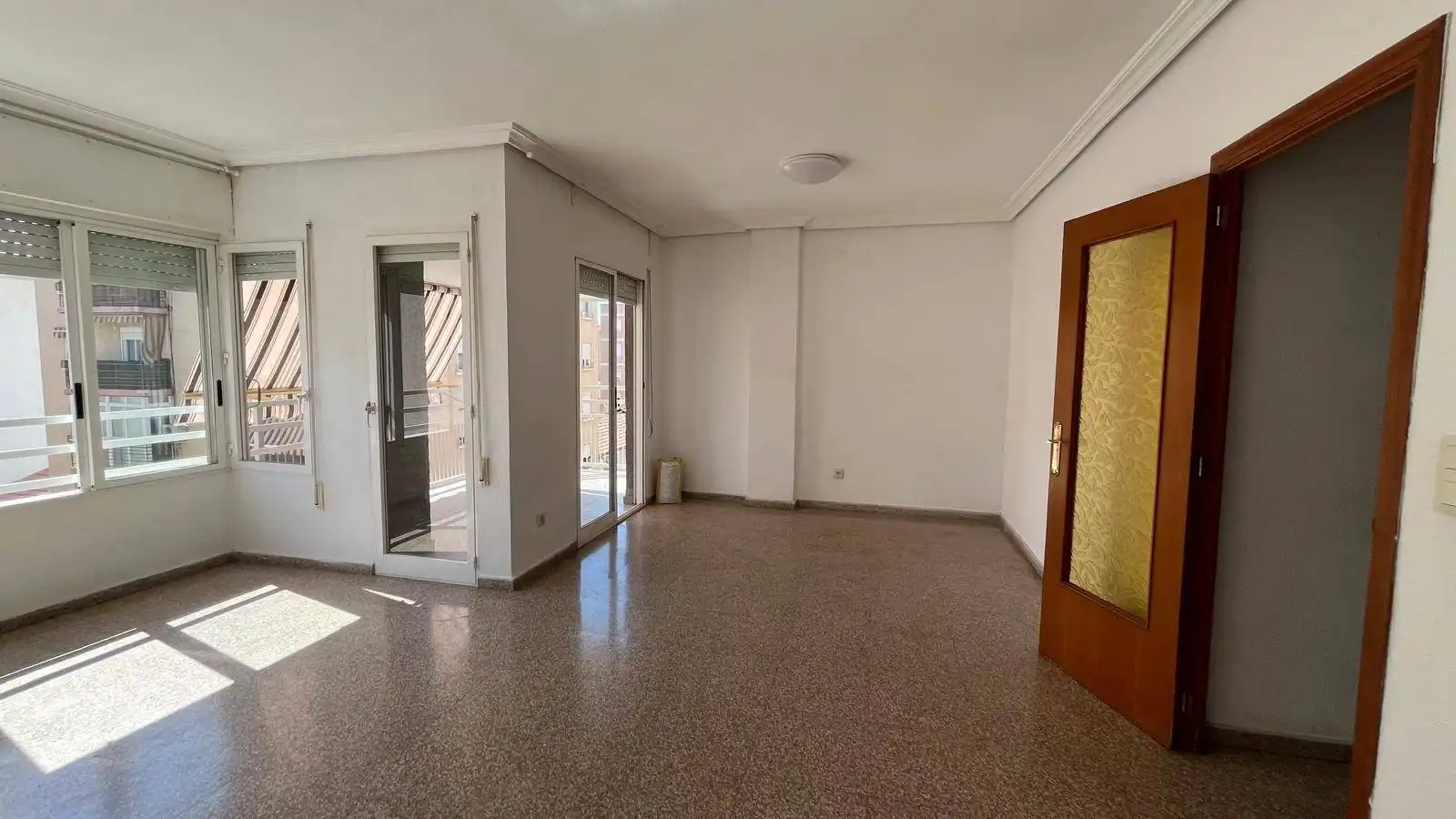 Sala d'estar de Pis en venda en Elche / Elx amb Terrassa i Balcó