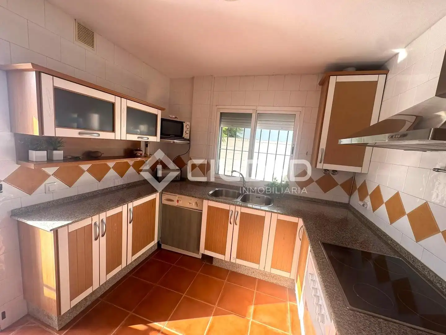 Cuina de Casa adosada en venda en Sanlúcar de Barrameda