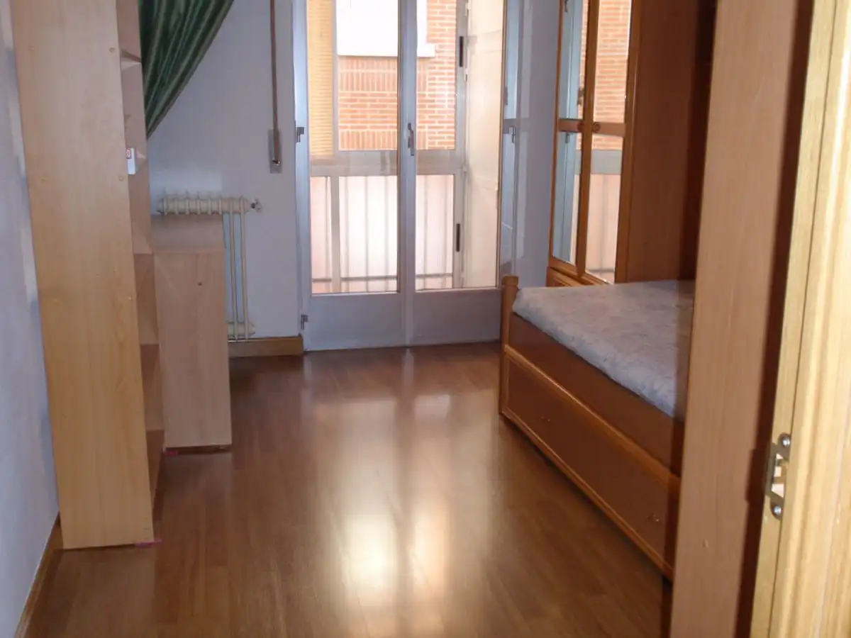 Habitación de Piso de alquiler en Salamanca con Calefacción, Amueblado y Balcón