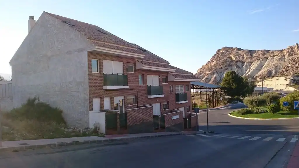 Inmuebles singulares con ascensor en venta en Calle Alcantarilla 2, imagen 2