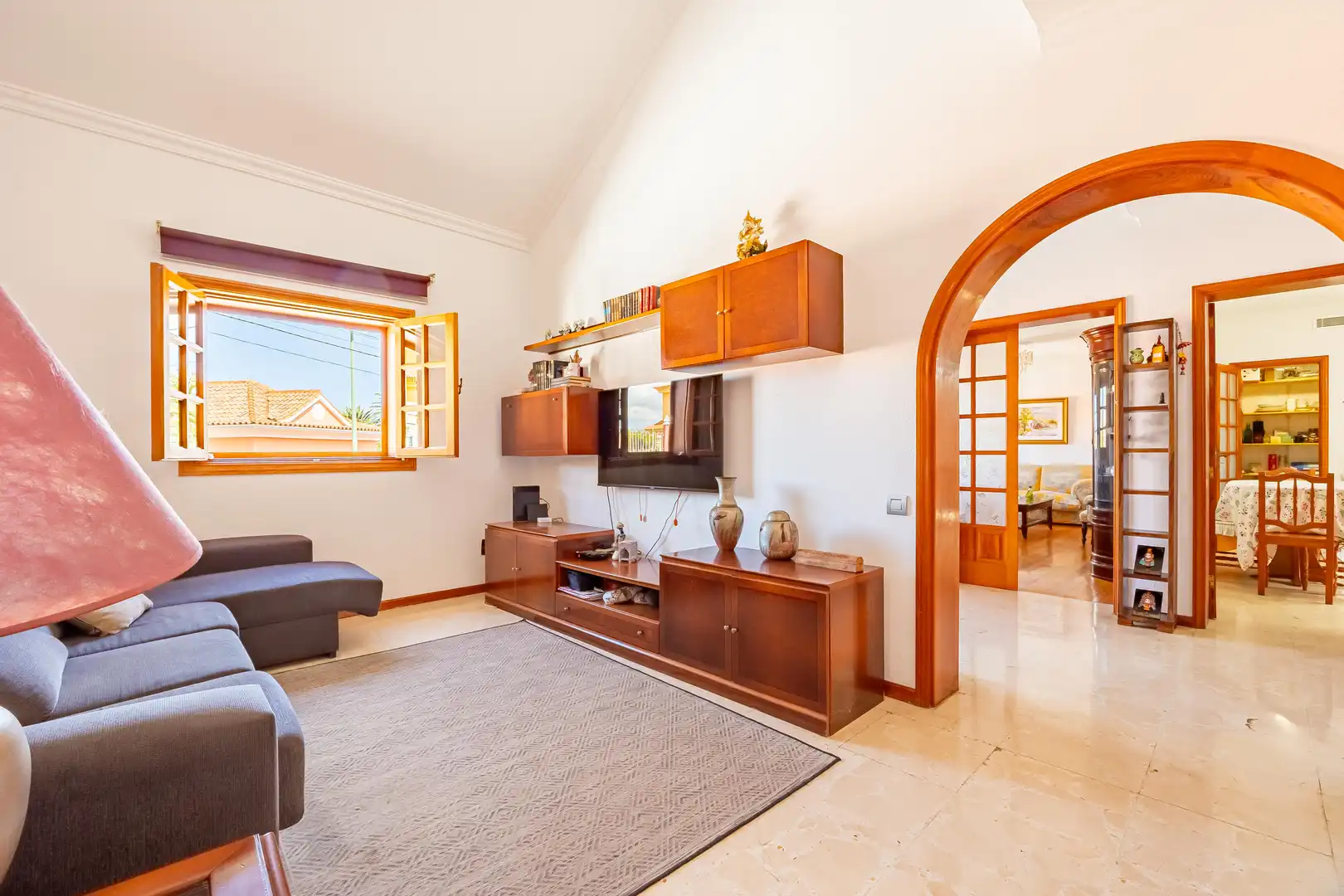 Sala d'estar de Casa o xalet en venda en Las Palmas de Gran Canaria amb Aire condicionat, Jardí privat i Terrassa
