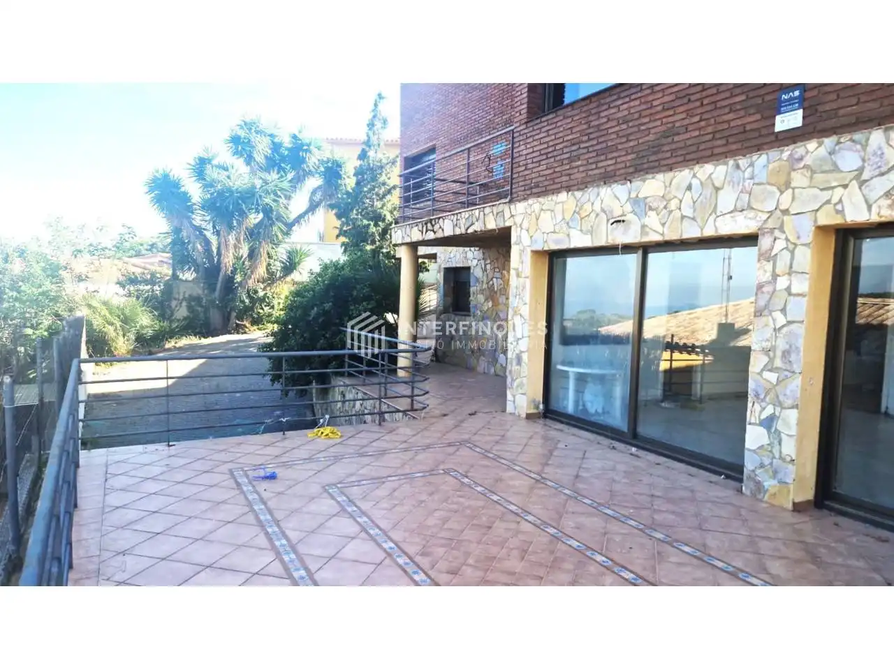 Vista exterior de Casa o xalet en venda en Premià de Dalt amb Calefacció, Jardí privat i Terrassa