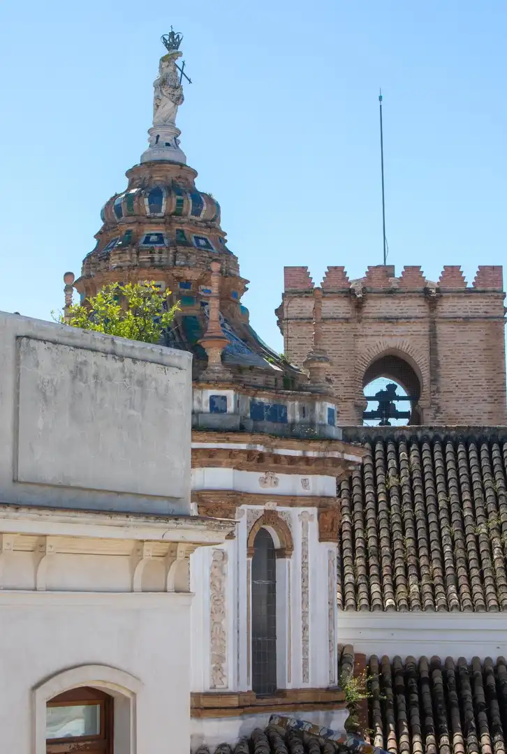 Vista exterior de Edificio en venta en Sevilla