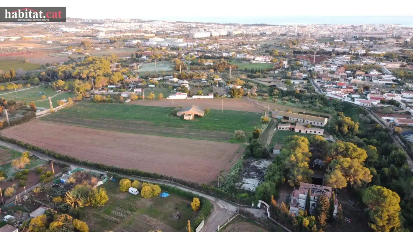 Finca rústica en venta en Vilanova i la Geltrú con Jardín privado y Terraza
