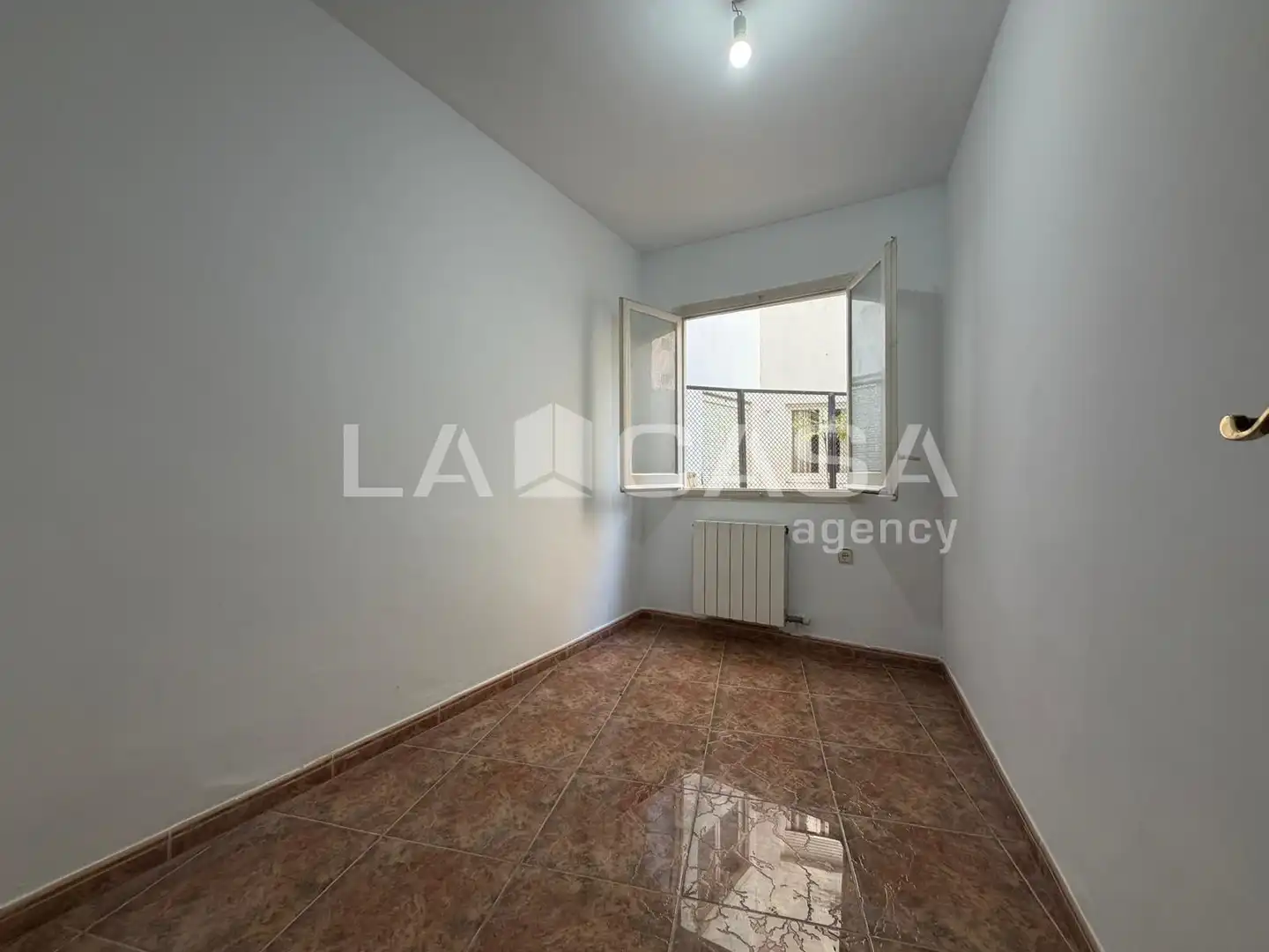 Schlafzimmer von Wohnung zum Verkauf in Santa Coloma de Gramenet mit Heizung, Terrasse und Abstellraum