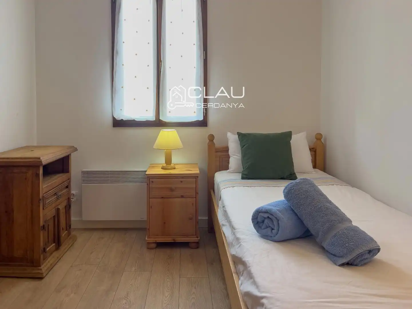 Bedroom of Detached homes for rent in Osséja  with Heating, Private garden and Parquet flooring