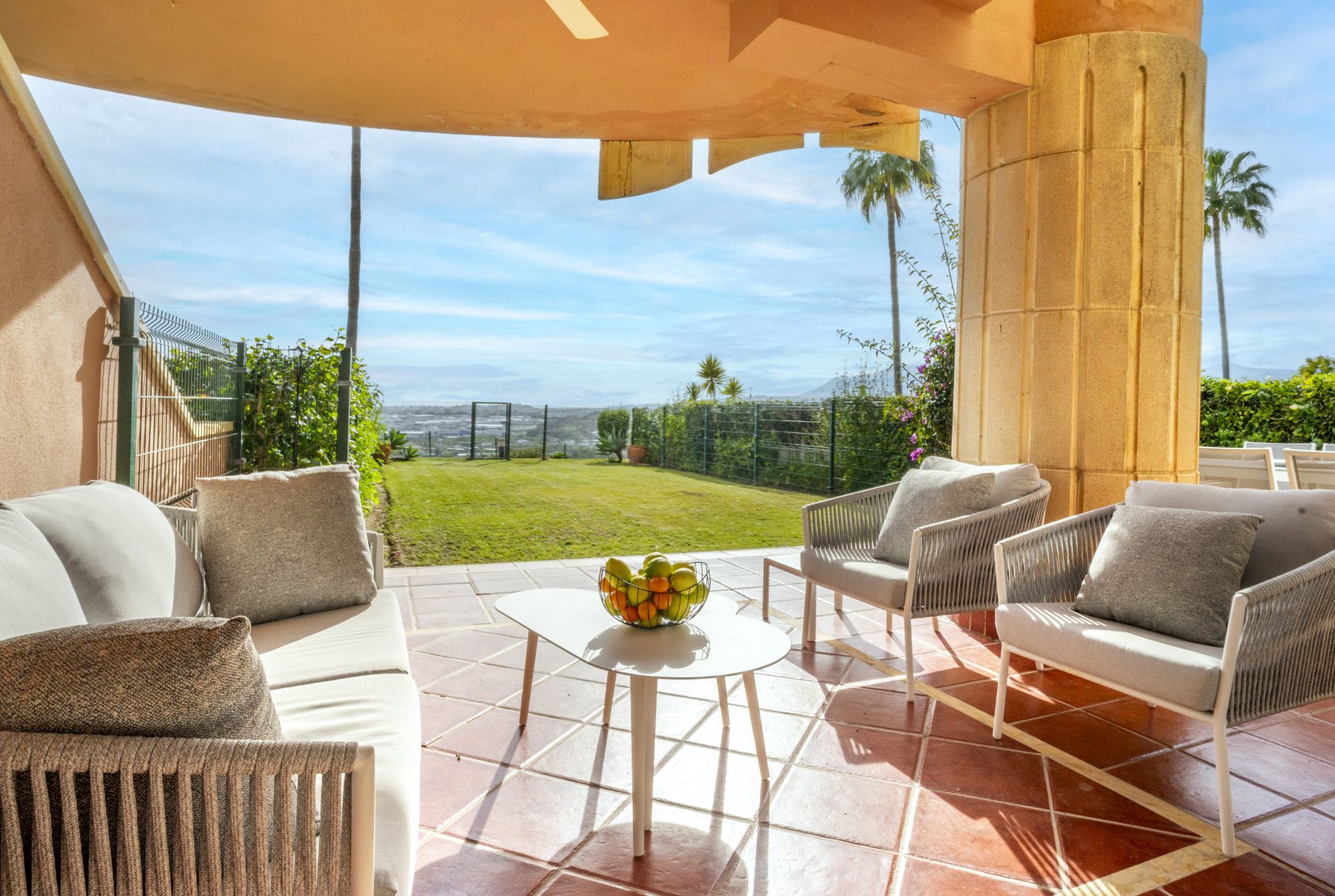 Terrassa de Planta baixa en venda en Marbella amb Aire condicionat, Jardí privat i Terrassa