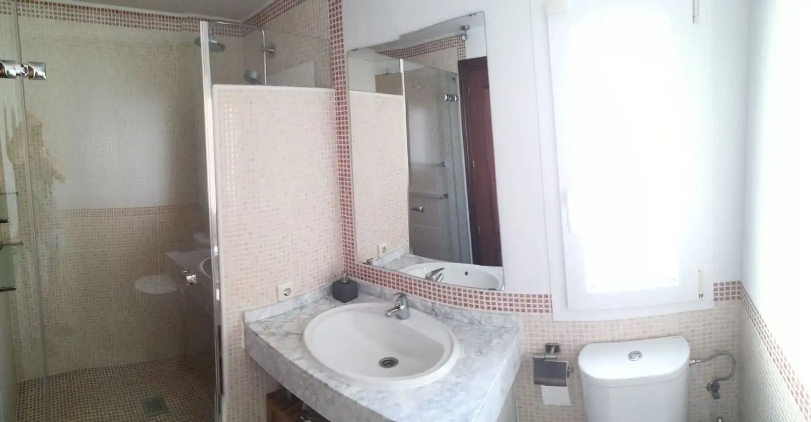 Baño de Casa adosada en venta en Alcalá del Río con Aire acondicionado y Trastero