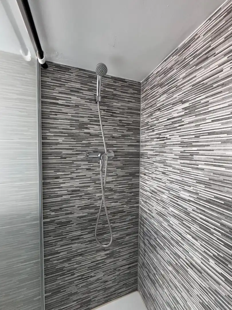Baño de Apartamento de alquiler en Cáceres con Terraza, Amueblado y Horno