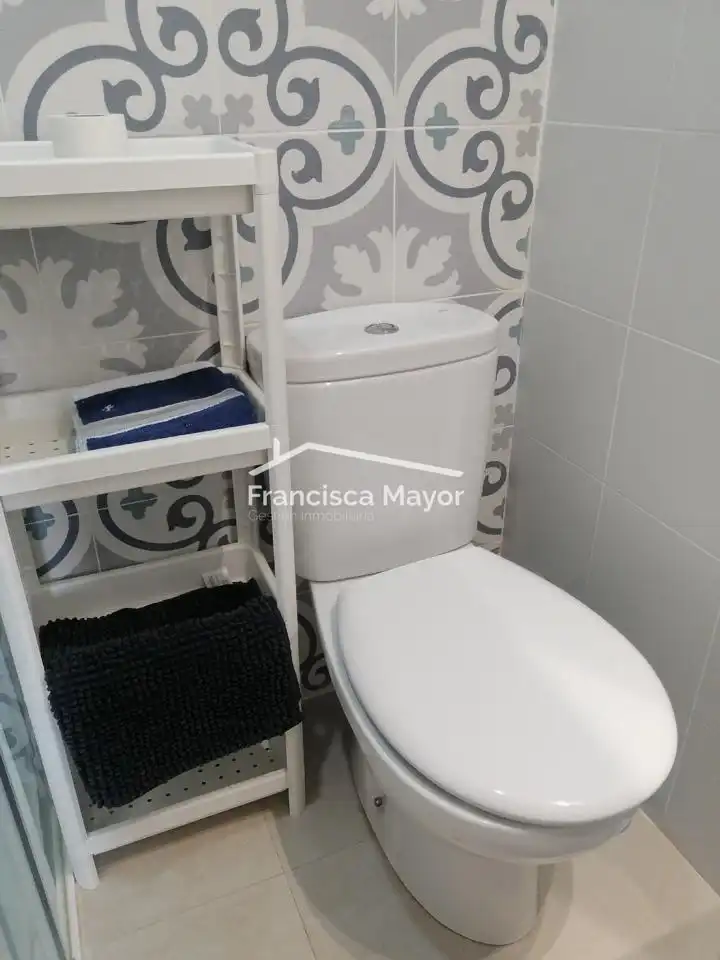 Baño de Piso de alquiler en Valencia con Trastero, Amueblado y Balcón