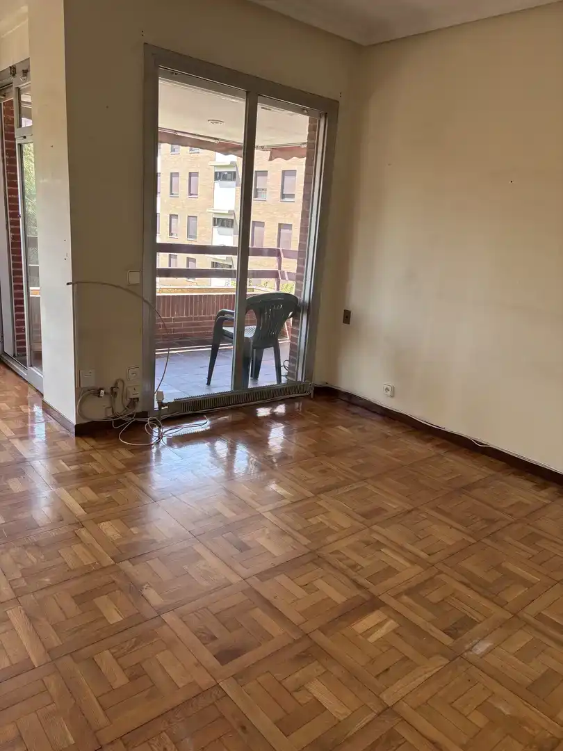 Terrassa de Pis en venda en Gijón  amb Jardí privat, Traster i Piscina