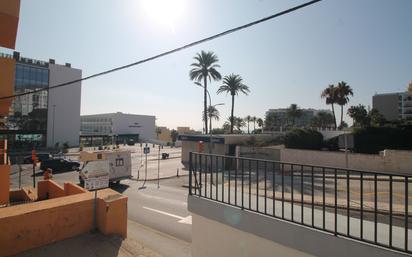 Vista exterior de Local en venda en Benalmádena