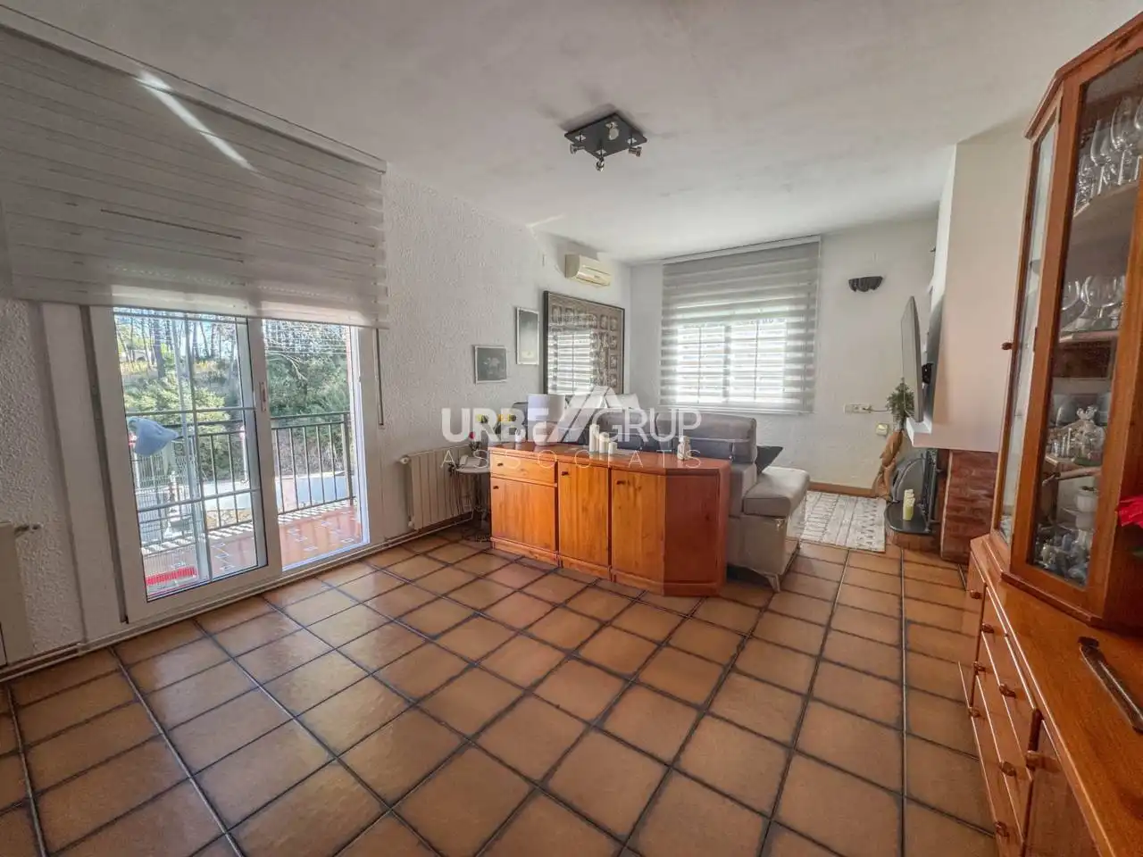 Wohnzimmer von Haus oder Chalet zum Verkauf in Sant Esteve Sesrovires mit Klimaanlage, Heizung und Terrasse