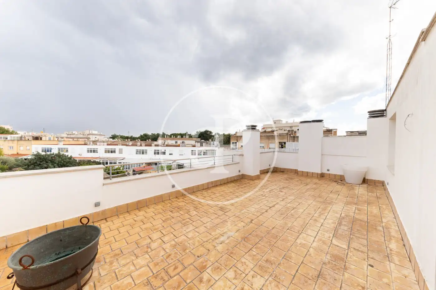 Terrasse von Einfamilien-Reihenhaus zum Verkauf in  Palma de Mallorca mit Klimaanlage, Heizung und Privatgarten