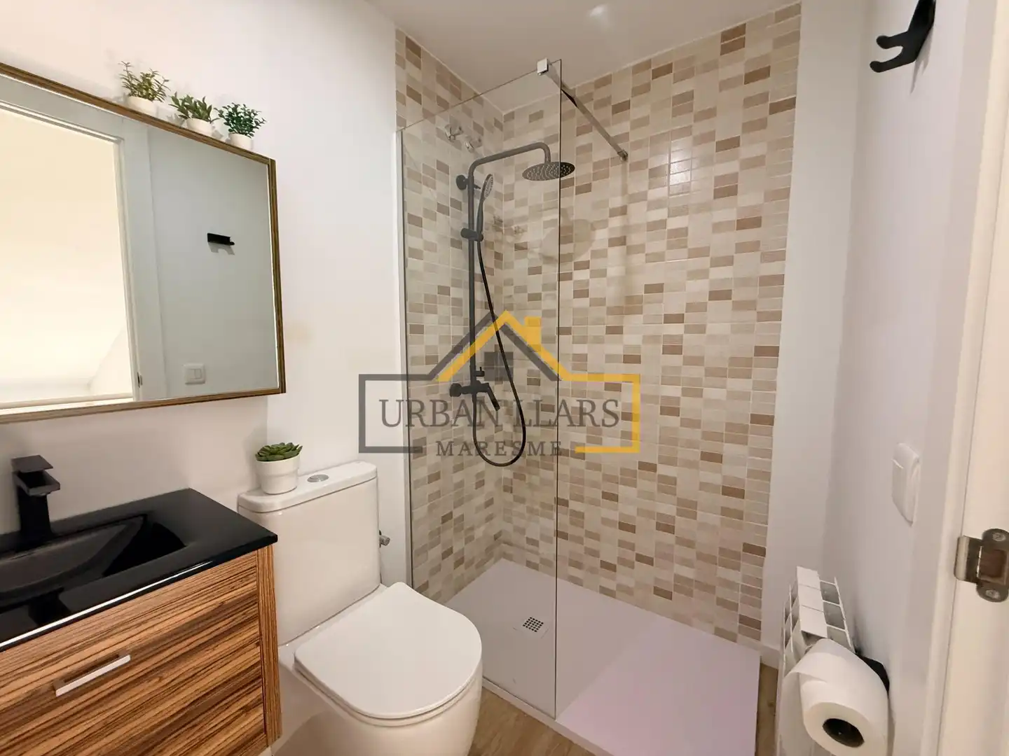 Badezimmer von Dachboden zum Verkauf in Mataró mit Klimaanlage, Heizung und Parkett