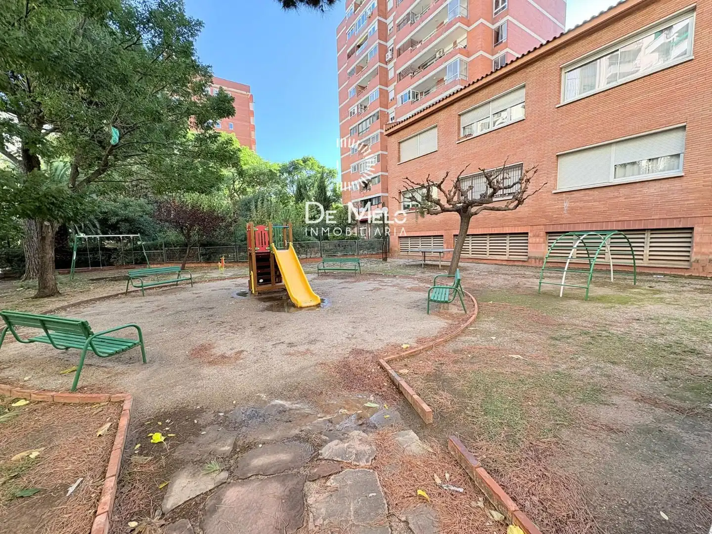 Außenansicht von Wohnung zum Verkauf in Barcelona mit Klimaanlage, Heizung und Parkett