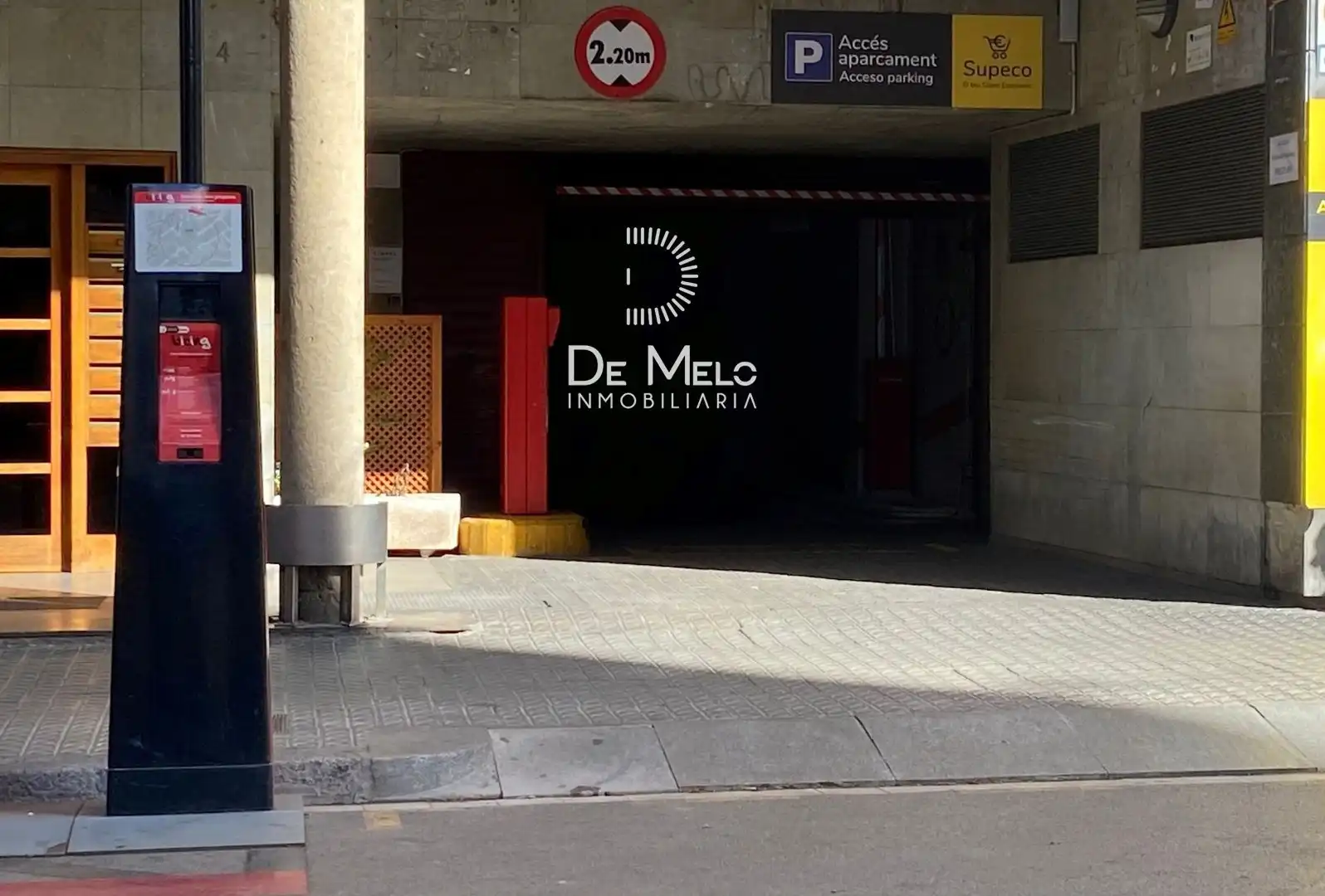 Parking de Garaje en venta en Barcelona con Alarma