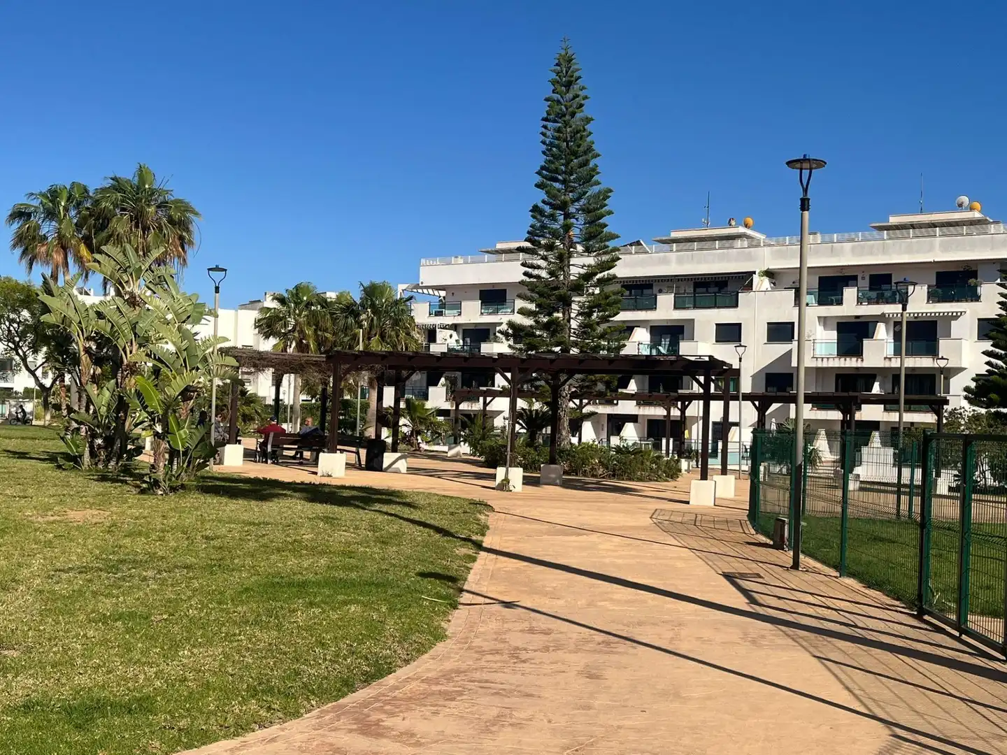 Vista exterior de Planta baja en venta en Almería con Aire acondicionado, Jardín privado y Terraza