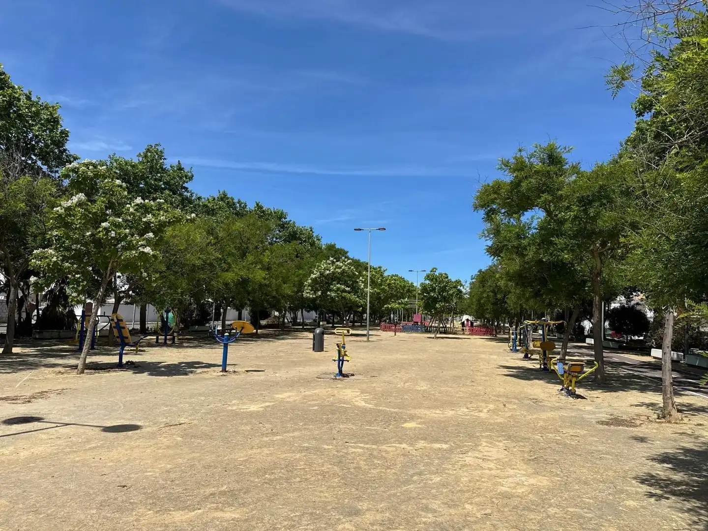 Vista exterior de Casa adosada en venda en Sanlúcar de Barrameda amb Aire condicionat i Traster