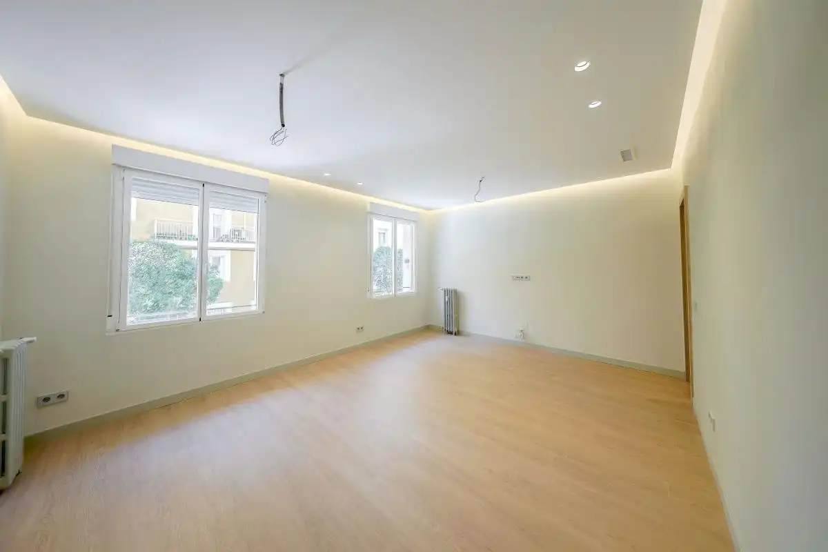 Flat for sale in Madrid  with Air Conditioner and Heating