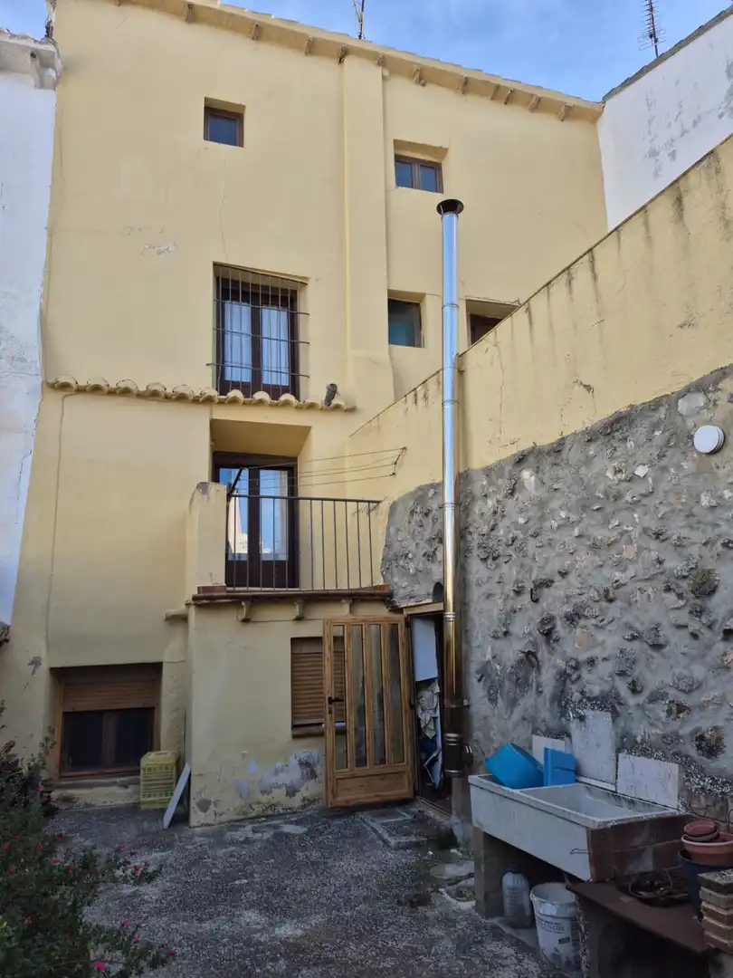 Vista exterior de Casa o chalet en venta en Sarrión con Terraza y Balcón