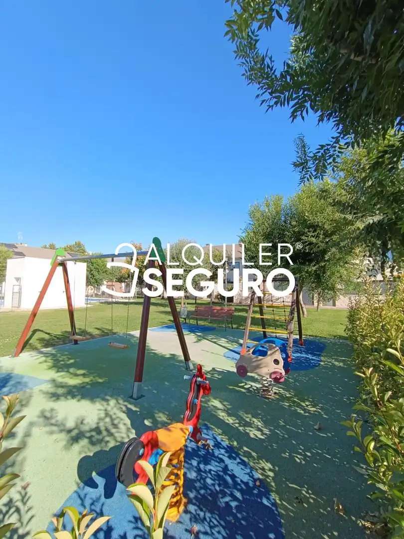 Vista exterior de Casa o xalet de lloguer en Aranjuez amb Calefacció, Terrassa i Traster