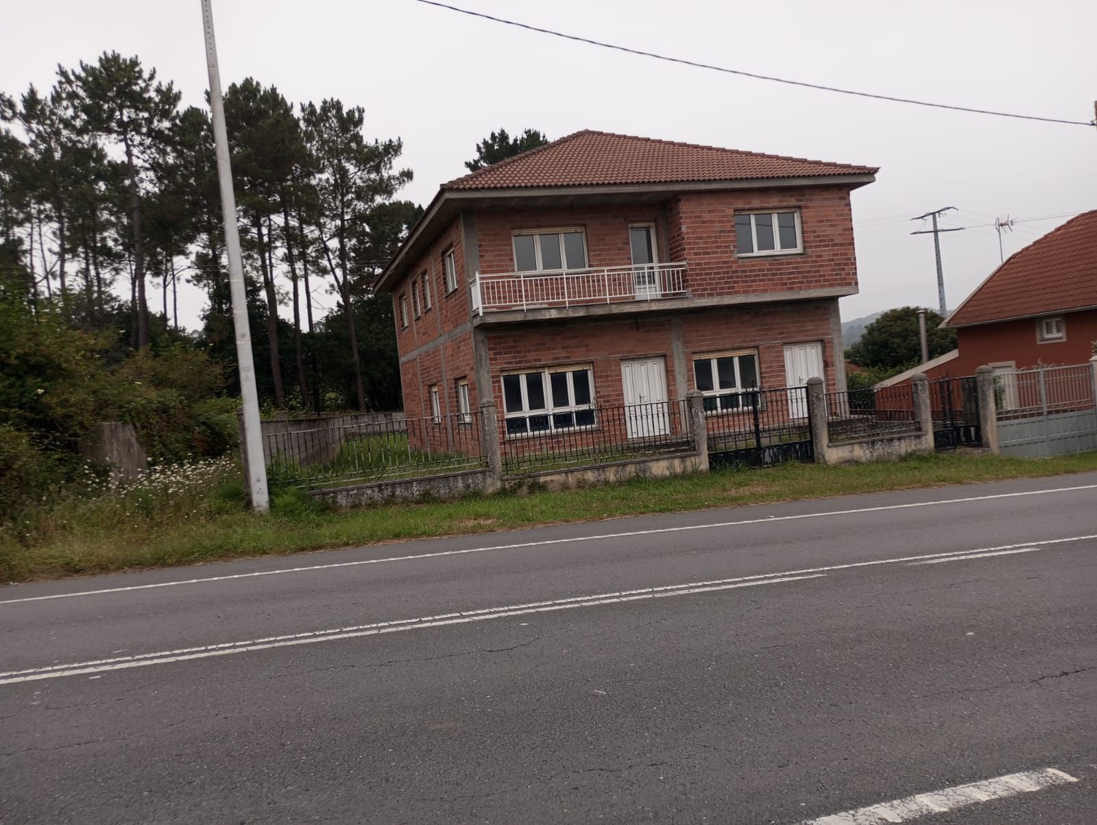 Vista exterior de Casa o xalet en venda en Carballo amb Jardí privat i Balcó