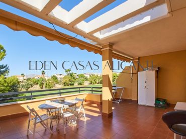 Adossat amb piscina en venda a Calle del marge