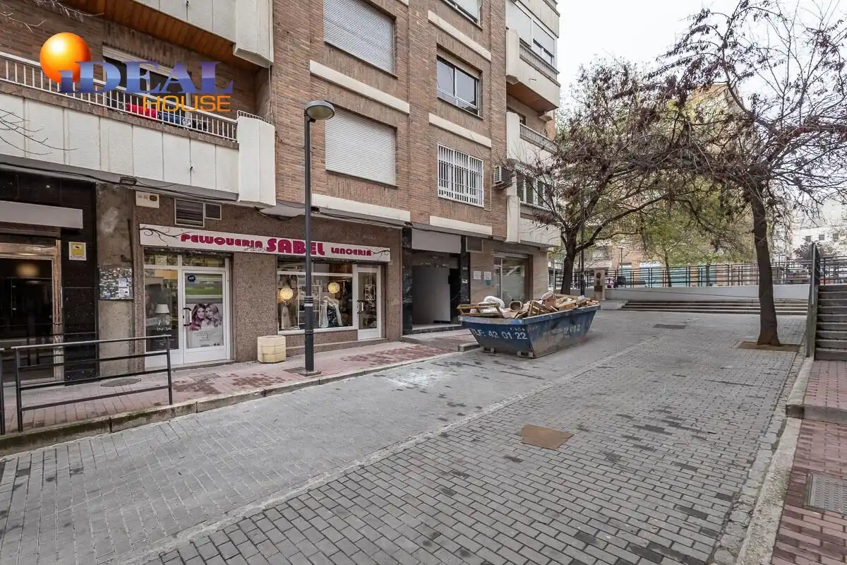 Local comercial en venda a Beiro