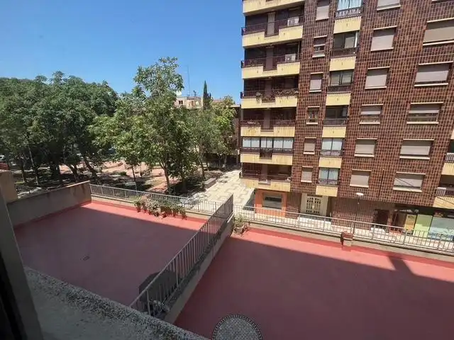 Außenansicht von Wohnung zum Verkauf in Zaragoza mit Klimaanlage und Abstellraum