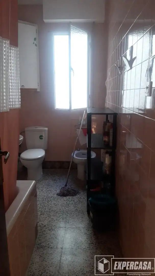 Bany de Pis per a compartir en Llíria