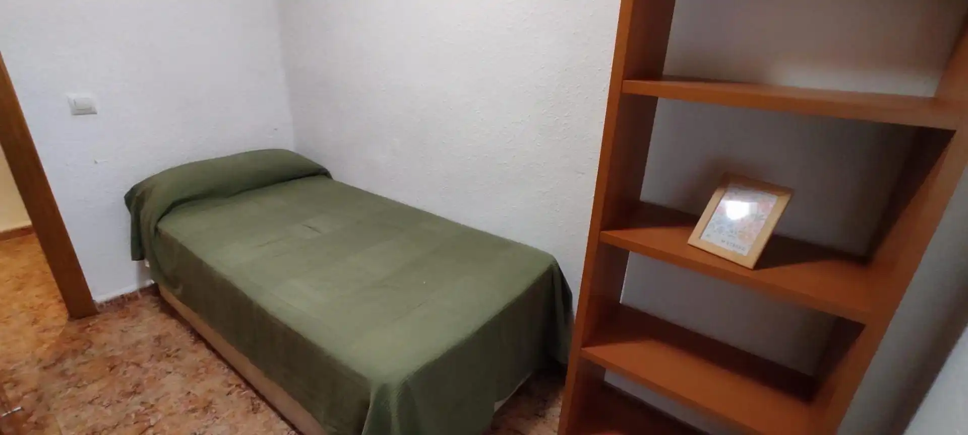 Schlafzimmer von Wohnung zur Miete in Valencia mit Balkon
