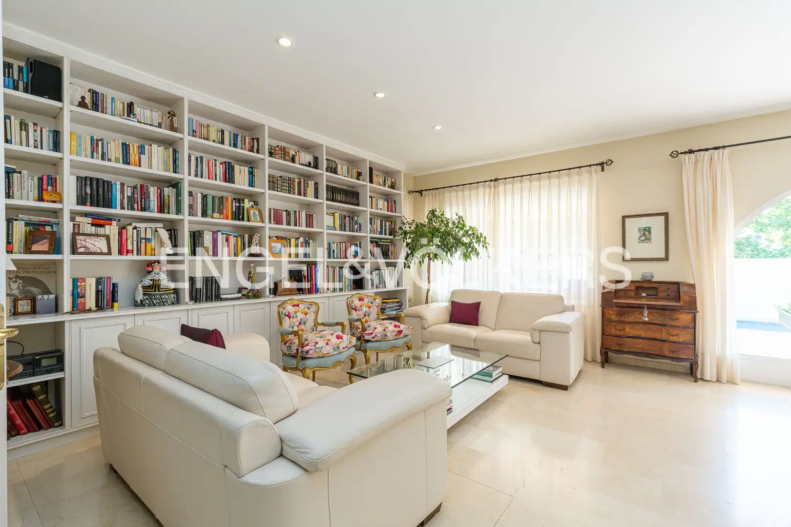 Living room of Detached homes for sale in El Escorial  with Heating, Private garden and Terrace